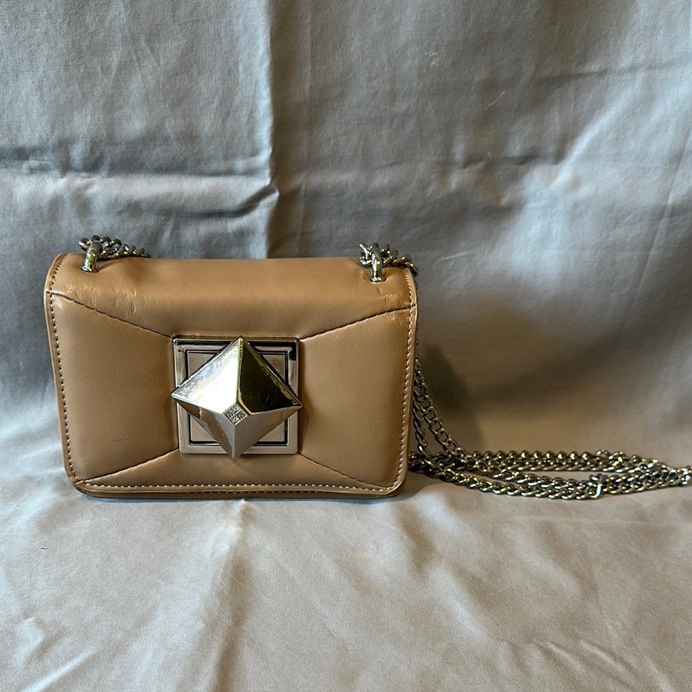 Steve Madden Brune small Crossbody Bag with Chain Strap